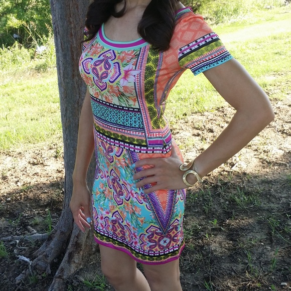 Peach puff graphic dress sz small - Picture 3 of 3